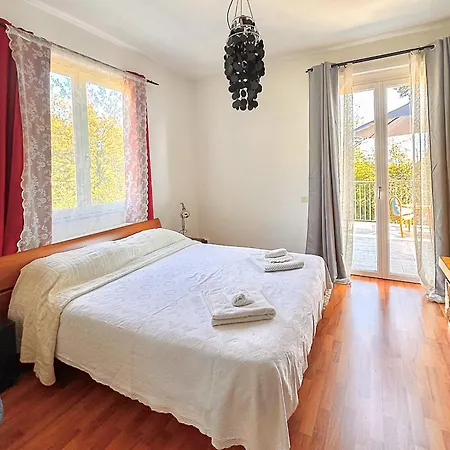 Paradiso Nascosto Del Maggiore Guest house